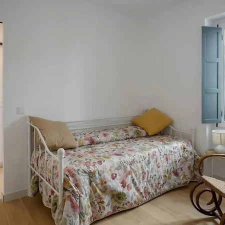 Essence By Solset * Frigiliana